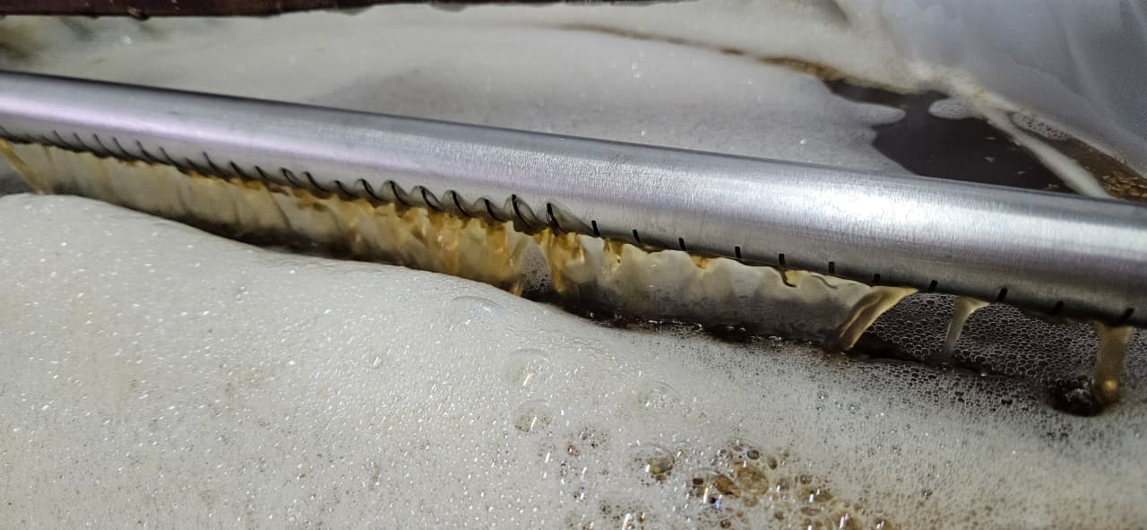 Espuma de mosto durante la cocción en la fábrica Barbati